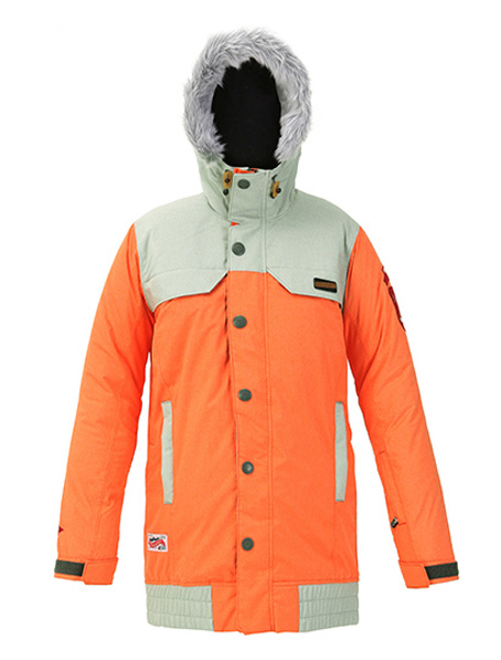 �����ж�����ѩ����װ�ӹ�,����ʱ�л�ѩ�����Ƴ���